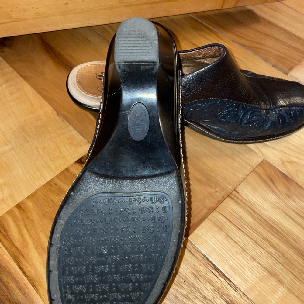 Sofft Women's Dark Embossed Mules - Picture 3 of 5